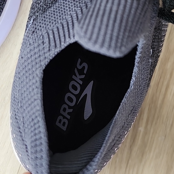 Brooks Levitate StealthFit 5 womens 11.5 running shoes road runners NWOB - Picture 6 of 7